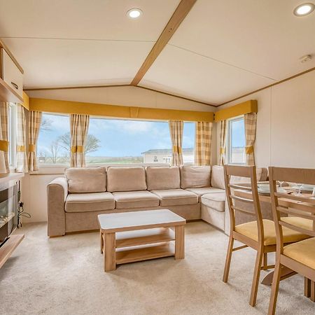 Meadow Lakes Holiday Park เซนต์ออสเทลล์ ภายนอก รูปภาพ