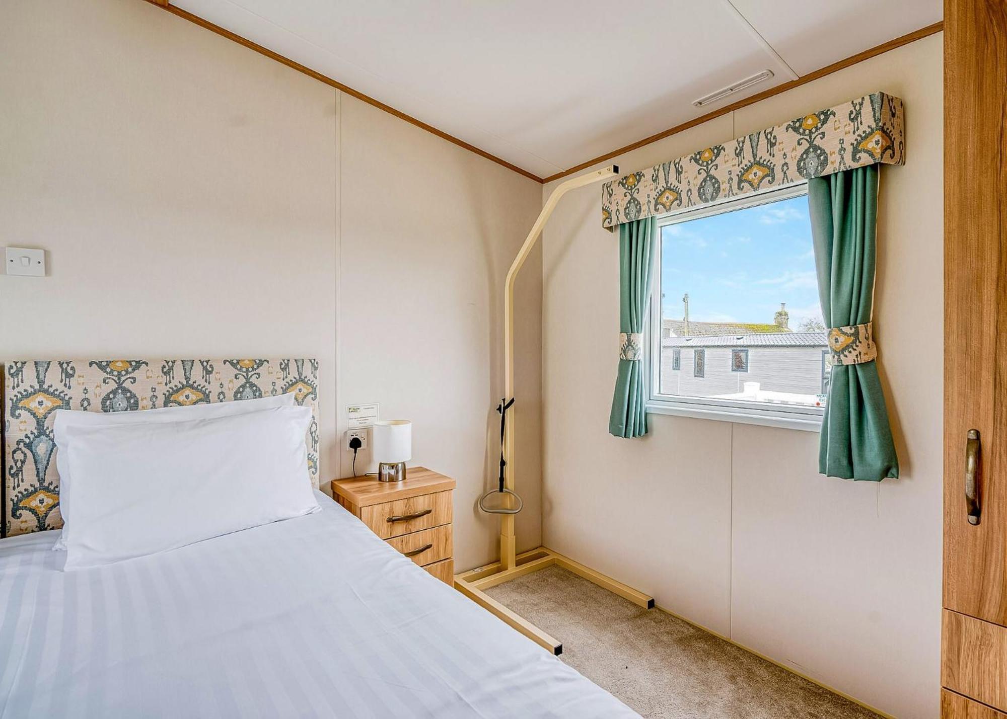 Meadow Lakes Holiday Park เซนต์ออสเทลล์ ภายนอก รูปภาพ