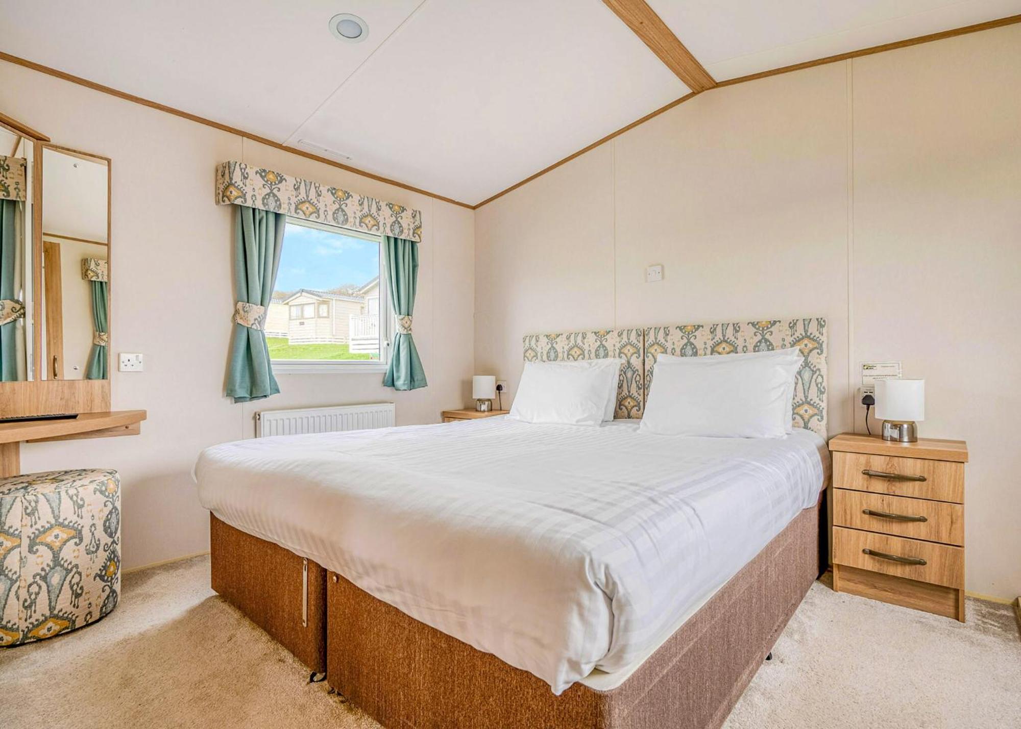 Meadow Lakes Holiday Park เซนต์ออสเทลล์ ห้อง รูปภาพ