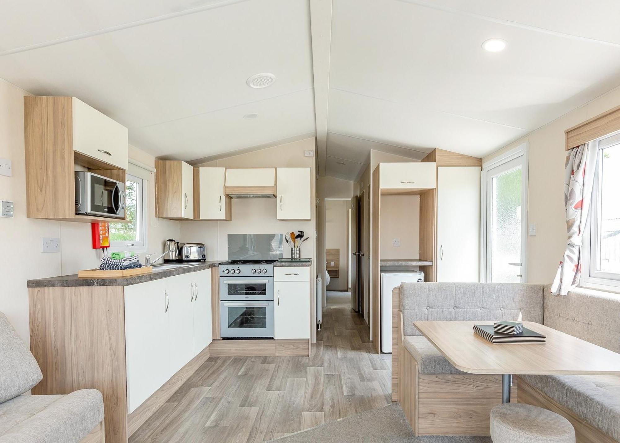 Meadow Lakes Holiday Park เซนต์ออสเทลล์ ภายนอก รูปภาพ